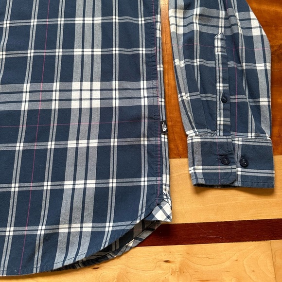 The North Face Hayden Pass 2.0 flannel long sleeve button up lightweight shirt - Picture 4 of 10